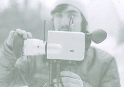 Une caméra Nizo avec les batteries dans le manche est utilisée